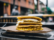 Arepa de chócolo con queso Arepa de chócolo con queso